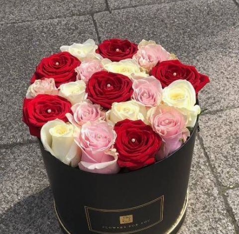 Mixed Roses Hat Box