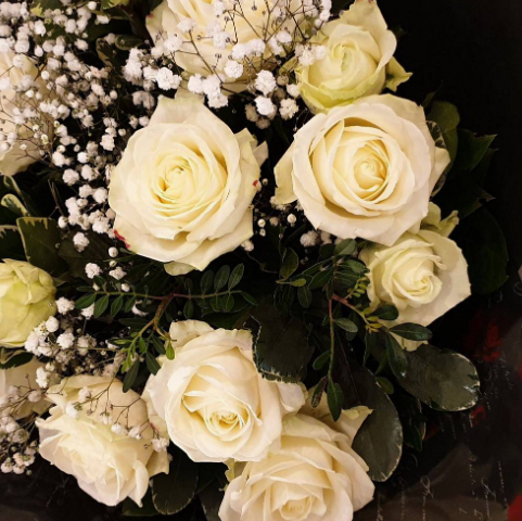 12 White Avalanche Rose Bouquet
