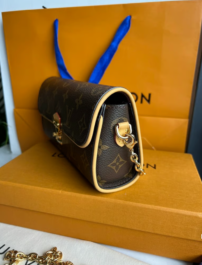 Handbag Louis Vuitton Monogram