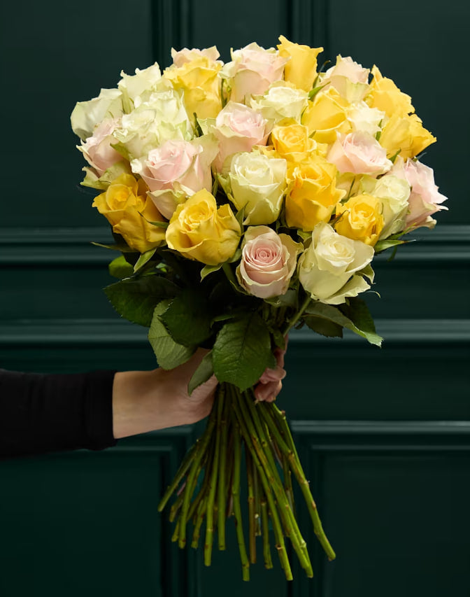 Yellow Rose Abundance Bouquet